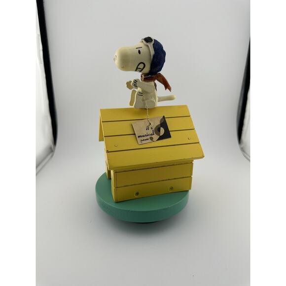 Peanuts 1968 Snoopy WWI Ace Doghouse Wooden Music Box Schmid Brothers Japan 8" - Picture 2 of 10